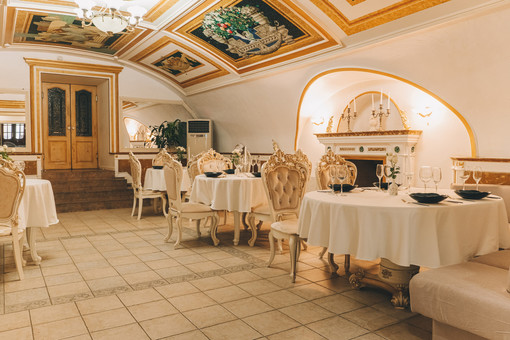 Ресторан Калиостро. Основной зал до 50 человек. Фото 2