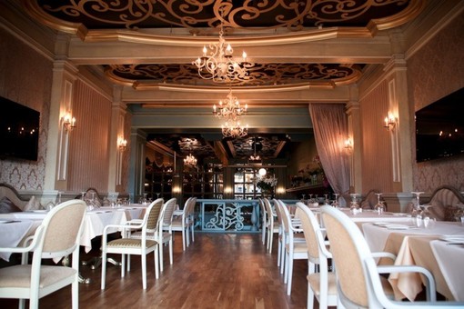 Ресторан Чаплин-Холл. VIP-зал с панорамными окнами до 40 человек. Фото 1