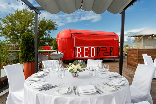Ресторан Red Stars / Ред Старс. Red Roof до 60 человек. Фото 3
