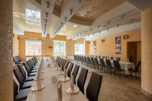 Ресторан Хлеб и Соль на набережной реки Смоленки. Основной зал до 60 человек. Фото 2