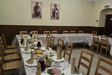 Поминальная трапеза Помним-любим в Петергофе. 2-й зал, фото 2