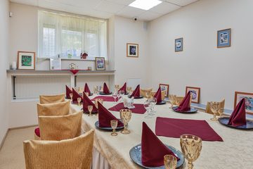 Поминальная трапеза Помним-любим на Луначарского. Средний зал №2, фото 2