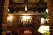 Ресторан Мама Рома / Mama Roma. Зал в стиле итальянского патио