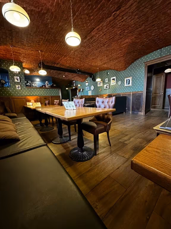 Паб 357 / Pub 357 Зелёный