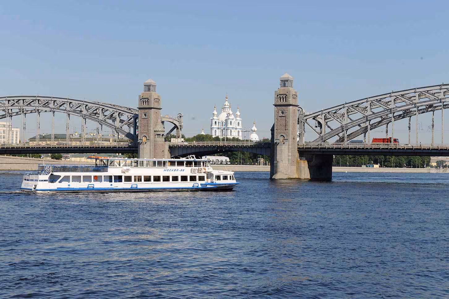 Теплоход Москва 99 Салон теплохода