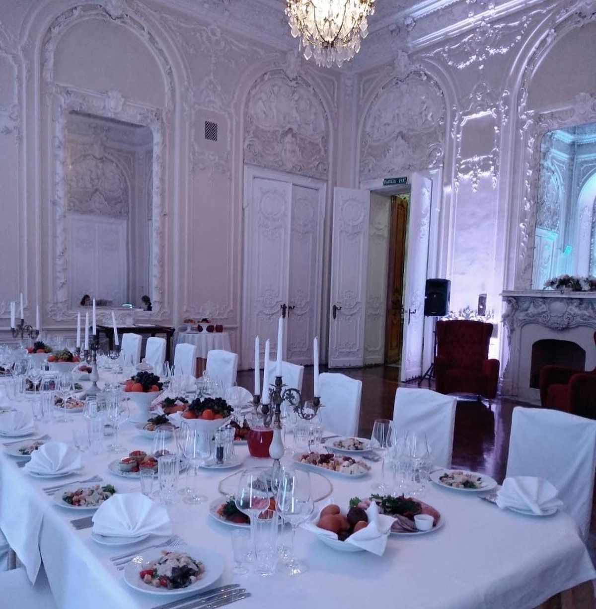 Николаевский дворец Белая гостиная