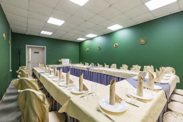 Поминальная трапеза Помним-любим на Богатырском. Средний зал, фото 1