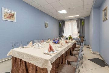 Поминальная трапеза Помним-любим в Колпино. Малый зал, фото 1