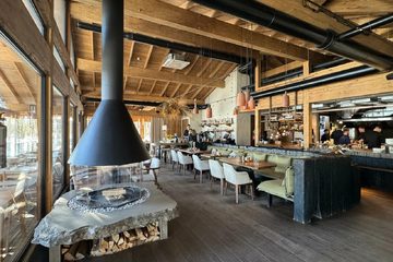 Загородный клуб Ви Лодж / We Lodge. Ресторан Хвой, фото 11