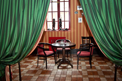 Ресторан Паб №1 на Чкаловском. Основной зал до 70 человек. Фото 4
