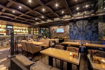 Ресторан Брассерия Крик / Brasserie Kriek на Коломяжском. Пространство ресторана, фото 8