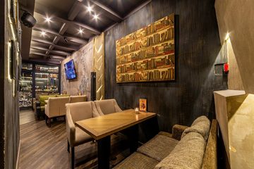 Ресторан Брассерия Крик / Brasserie Kriek на Коломяжском. Пространство ресторана, фото 7